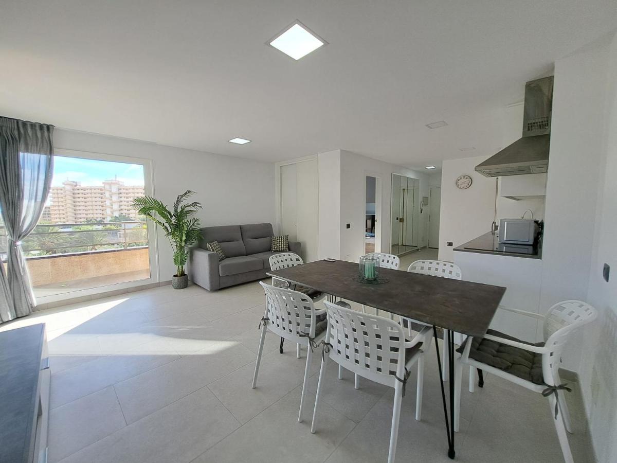Newly Reformed 2 Bedroom Apartment In The Center Of Los Cristianos Лос Кристианос Экстерьер фото