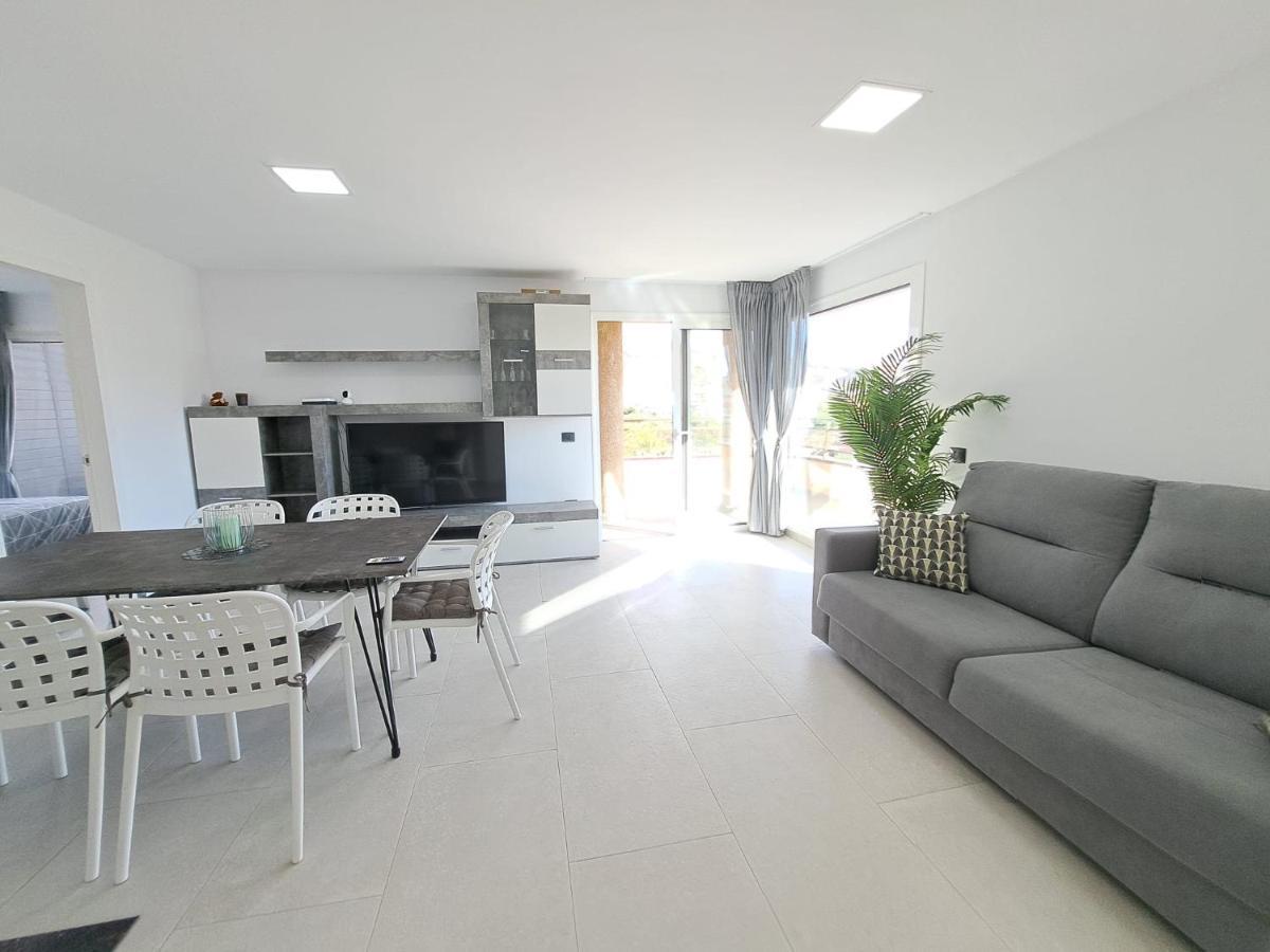 Newly Reformed 2 Bedroom Apartment In The Center Of Los Cristianos Лос Кристианос Экстерьер фото